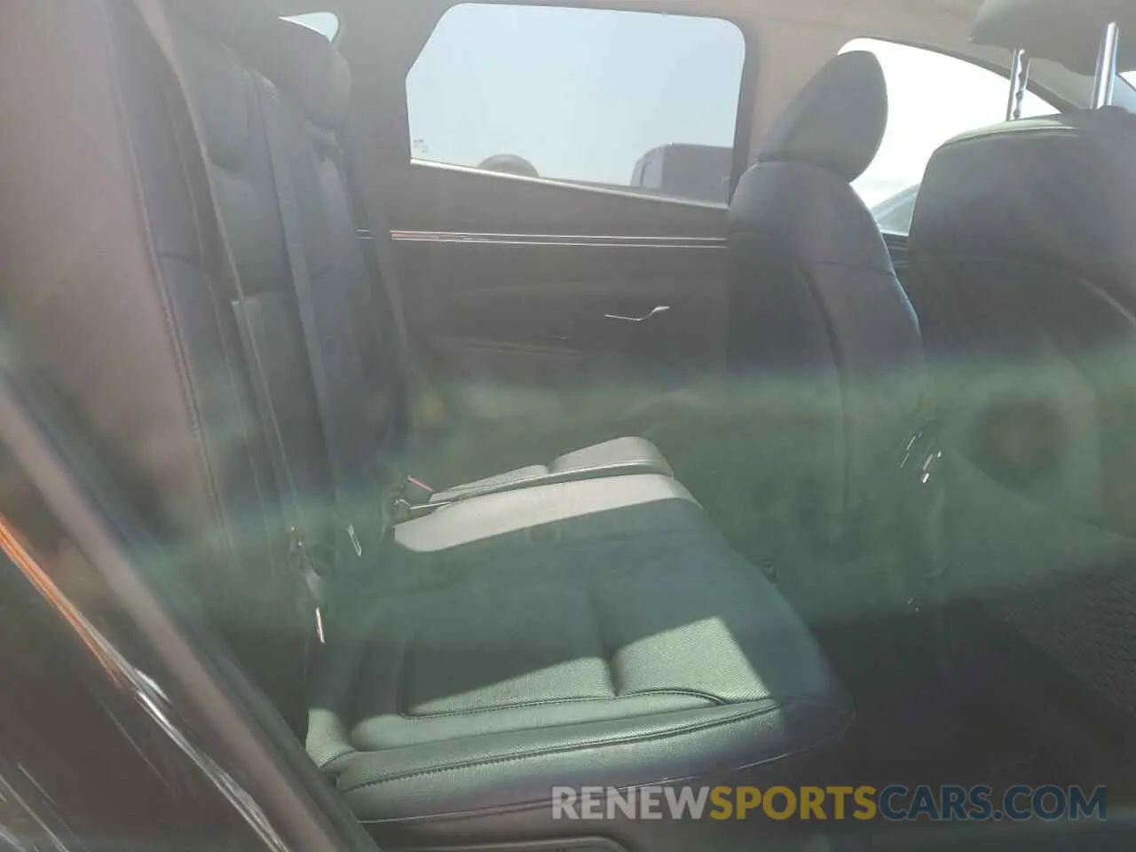 11 Photograph of a damaged car 5NMJE3AE8NH060309 HYUNDAI TUCSON 2022