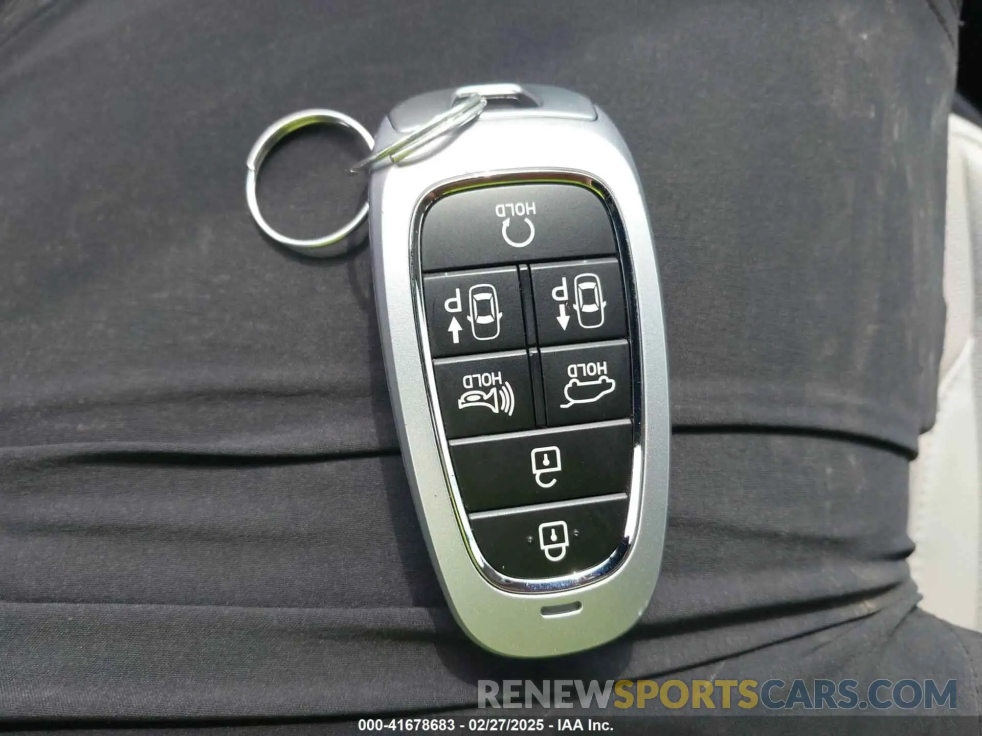 11 Photograph of a damaged car 5NMJE3AE9NH117679 HYUNDAI TUCSON 2022