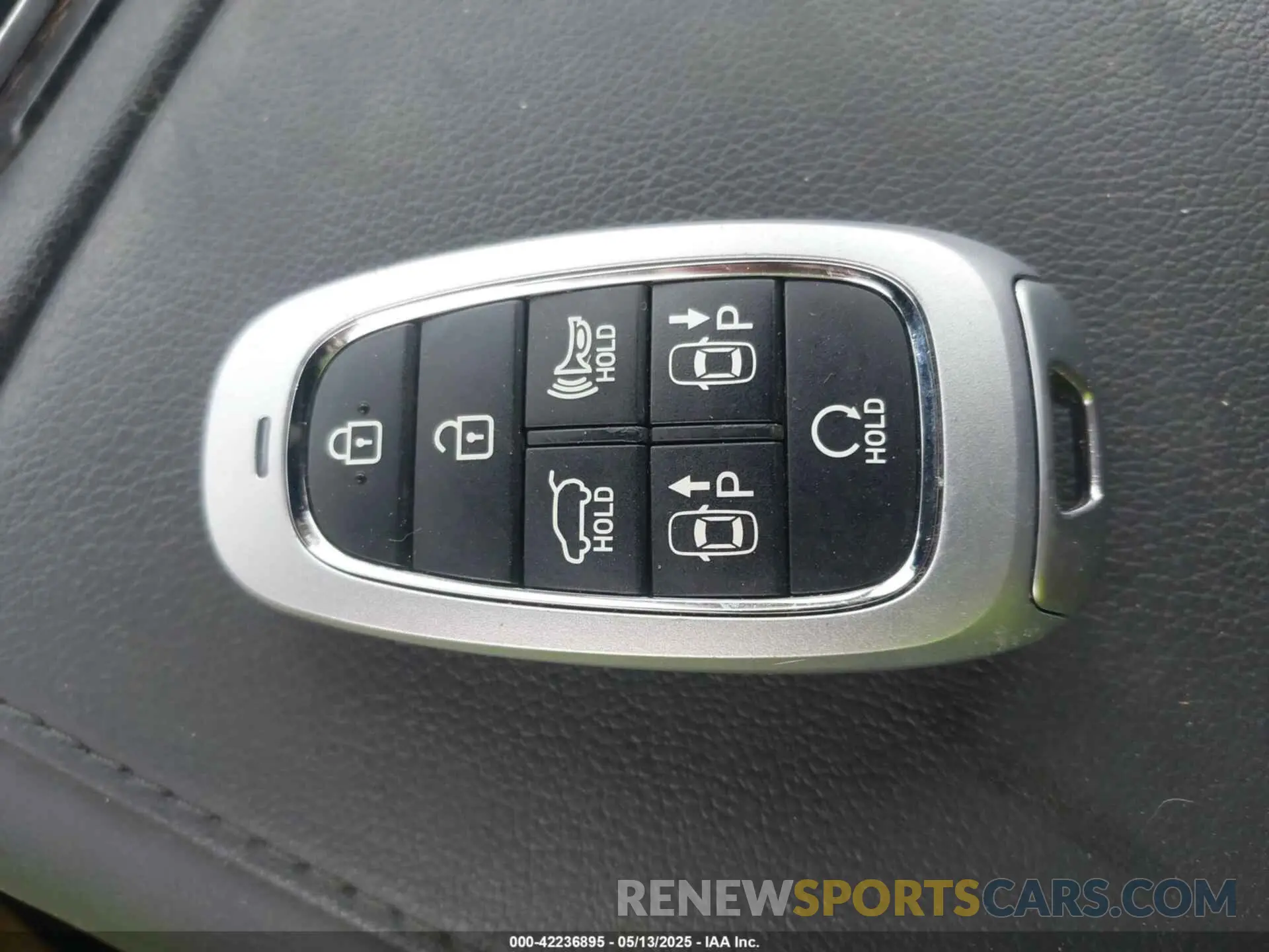 11 Photograph of a damaged car 5NMJECAE2NH103526 HYUNDAI TUCSON 2022