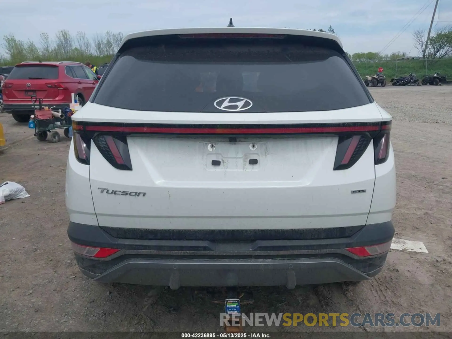 17 Photograph of a damaged car 5NMJECAE2NH103526 HYUNDAI TUCSON 2022