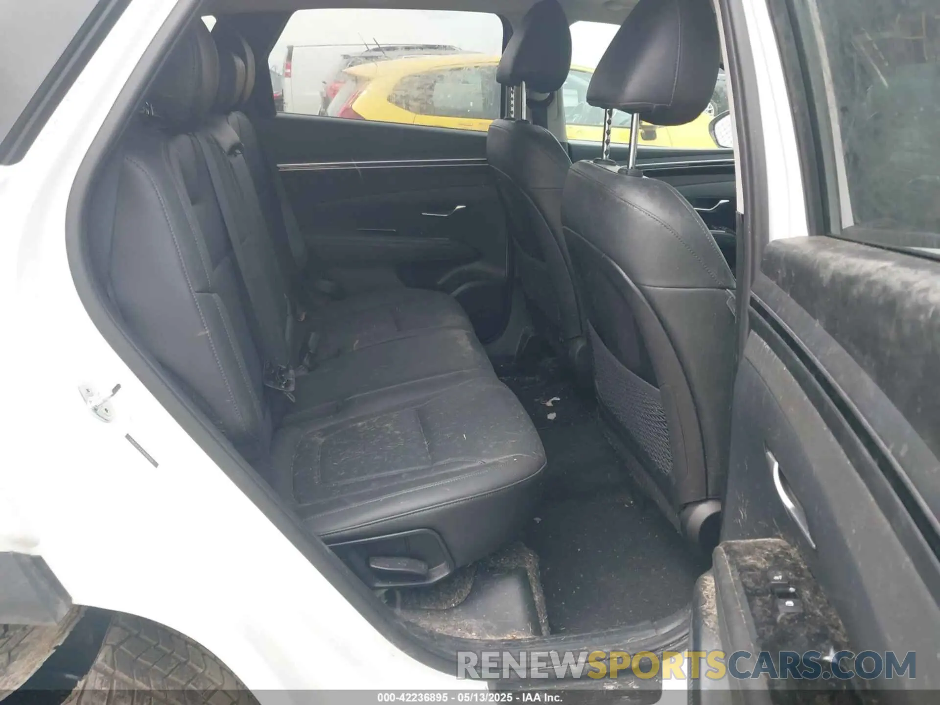 8 Photograph of a damaged car 5NMJECAE2NH103526 HYUNDAI TUCSON 2022