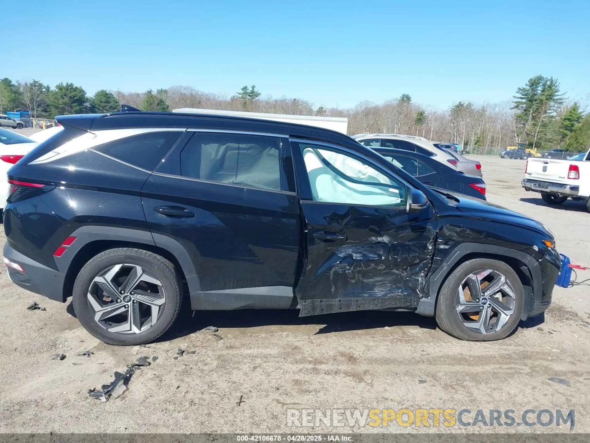 12 Photograph of a damaged car 5NMJECAE3NH143162 HYUNDAI TUCSON 2022