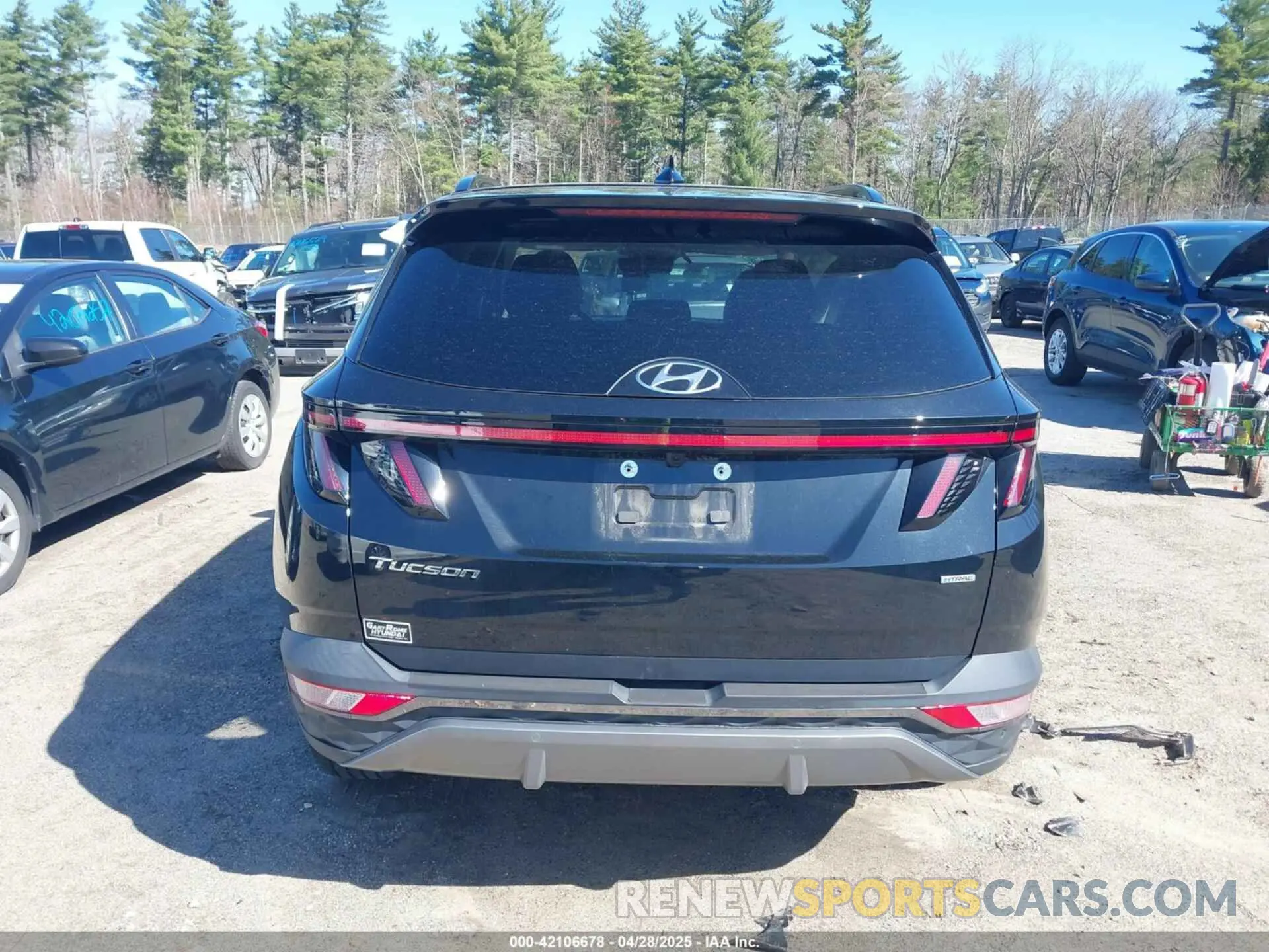 17 Photograph of a damaged car 5NMJECAE3NH143162 HYUNDAI TUCSON 2022