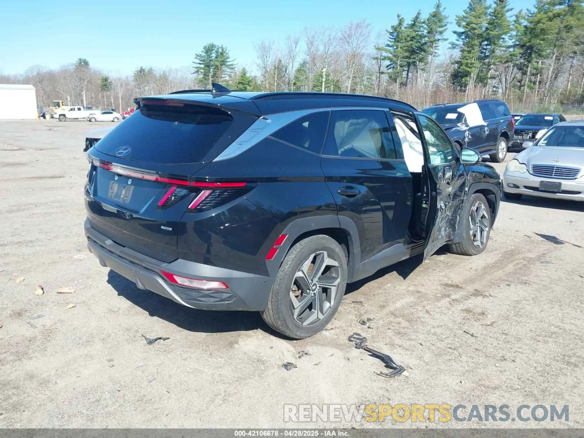 4 Photograph of a damaged car 5NMJECAE3NH143162 HYUNDAI TUCSON 2022