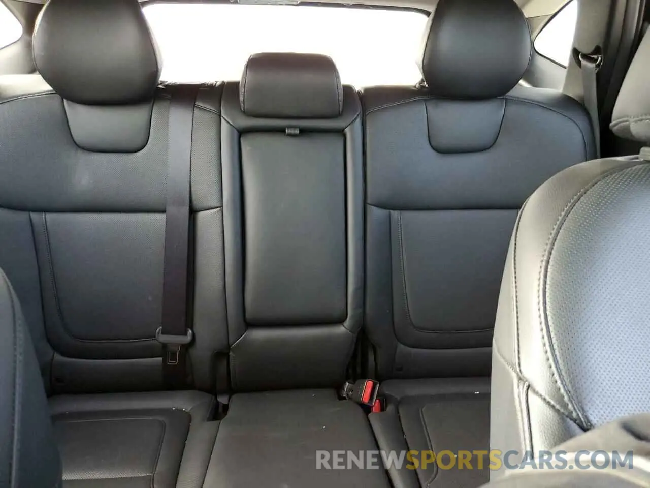 10 Photograph of a damaged car 5NMJECAE4NH139508 HYUNDAI TUCSON 2022
