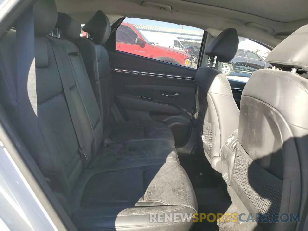 11 Photograph of a damaged car 5NMJECAE5NH103875 HYUNDAI TUCSON 2022