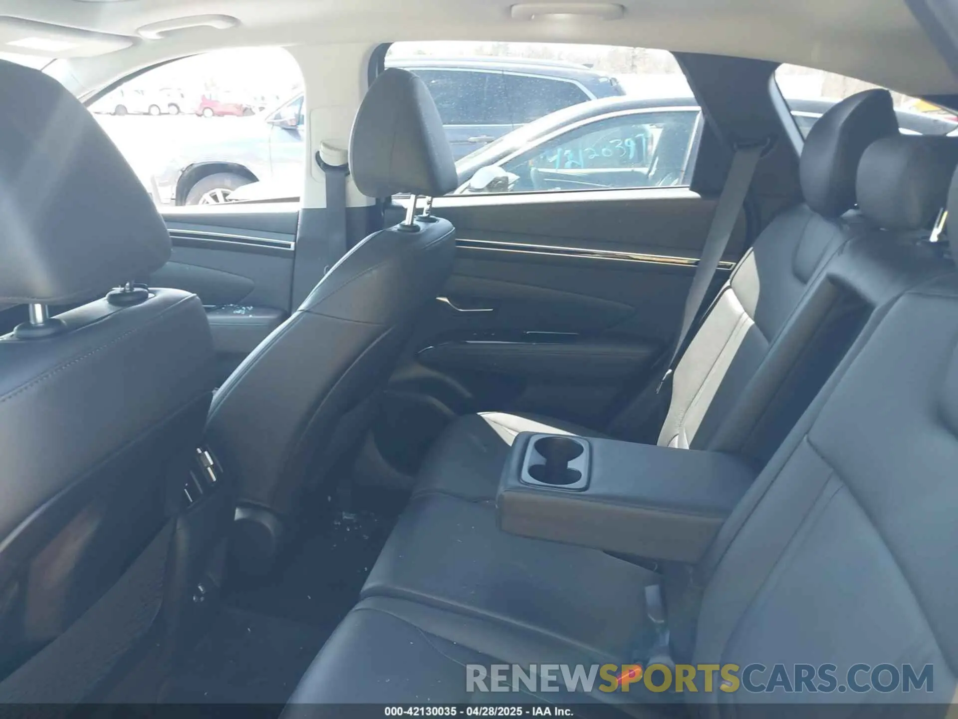 8 Photograph of a damaged car 5NMJECAE8NH019405 HYUNDAI TUCSON 2022