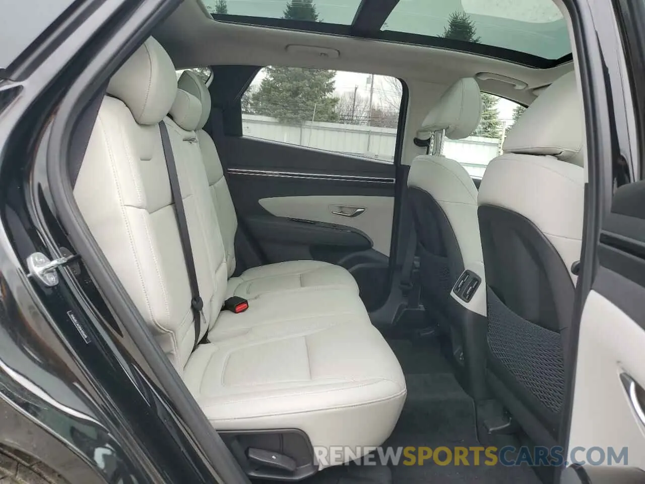 11 Photograph of a damaged car 5NMJECAE8NH105698 HYUNDAI TUCSON 2022