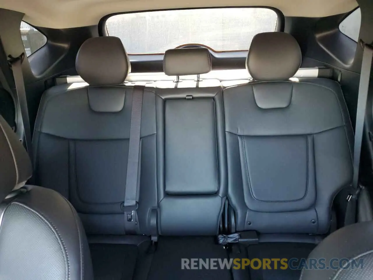 10 Photograph of a damaged car 5NMJECAE8NH113641 HYUNDAI TUCSON 2022