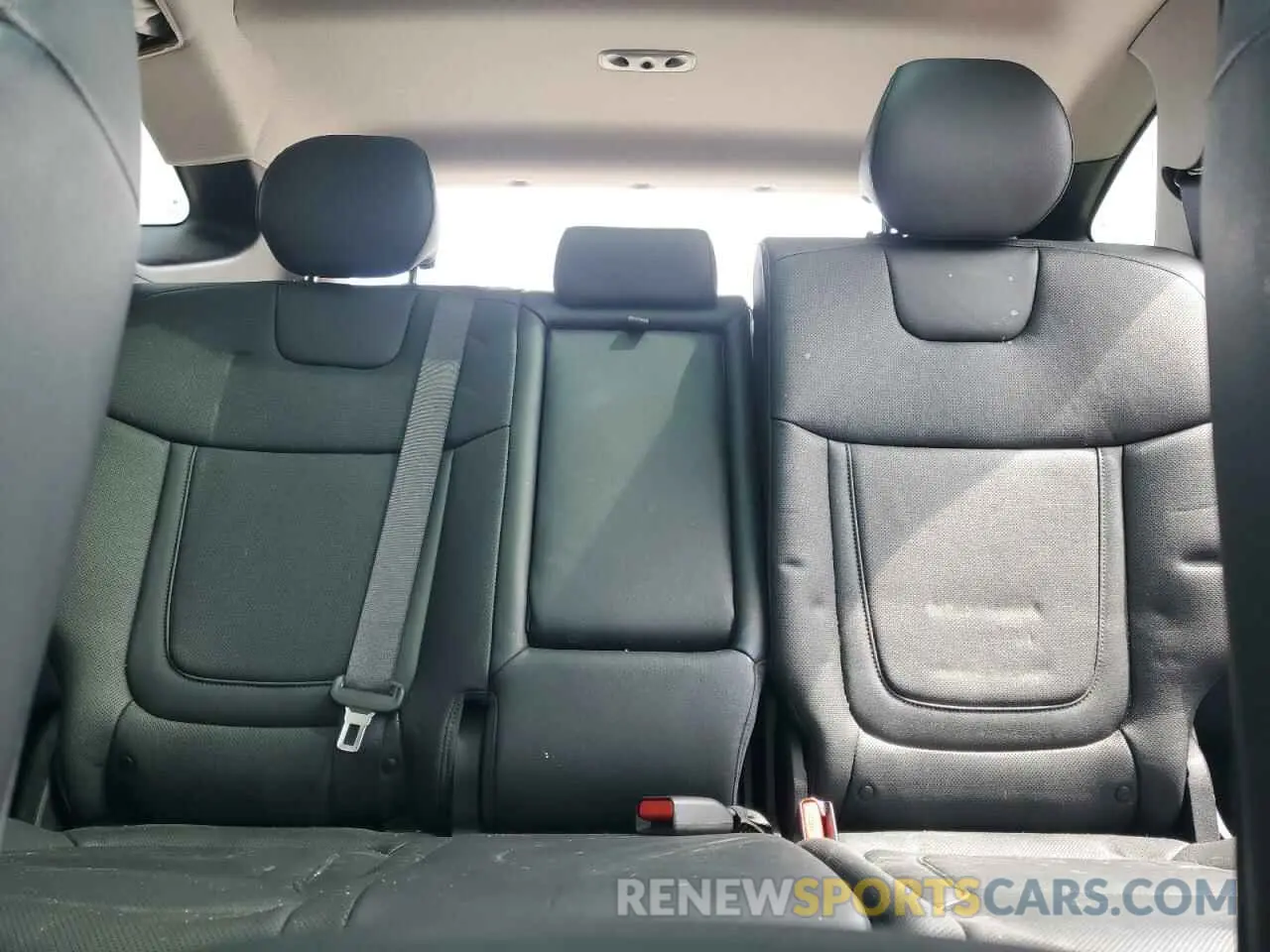 10 Photograph of a damaged car 5NMJECAE8NH130861 HYUNDAI TUCSON 2022