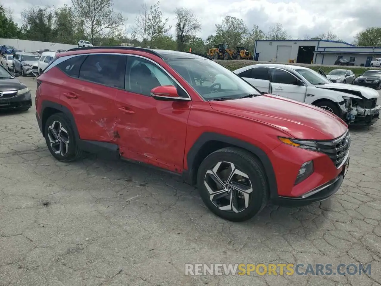 4 Photograph of a damaged car 5NMJECAE8NH130861 HYUNDAI TUCSON 2022