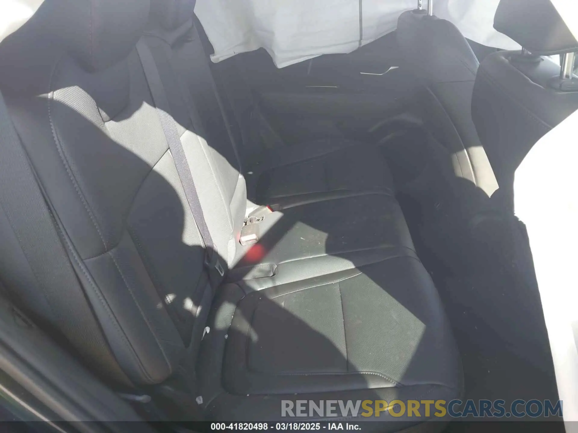 8 Photograph of a damaged car 5NMJECAE8NH146705 HYUNDAI TUCSON 2022