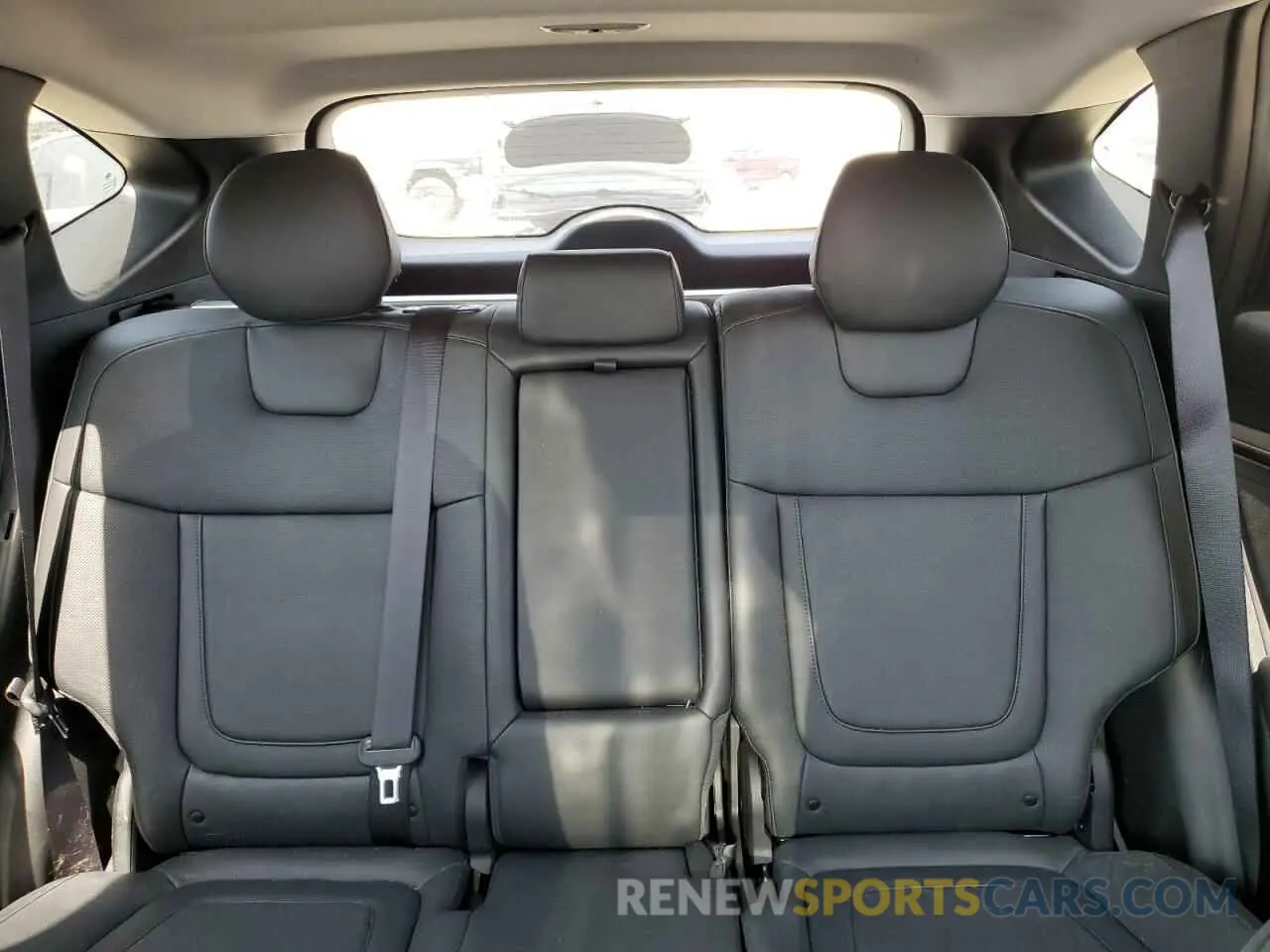 10 Photograph of a damaged car 5NMJECAE9NH105323 HYUNDAI TUCSON 2022