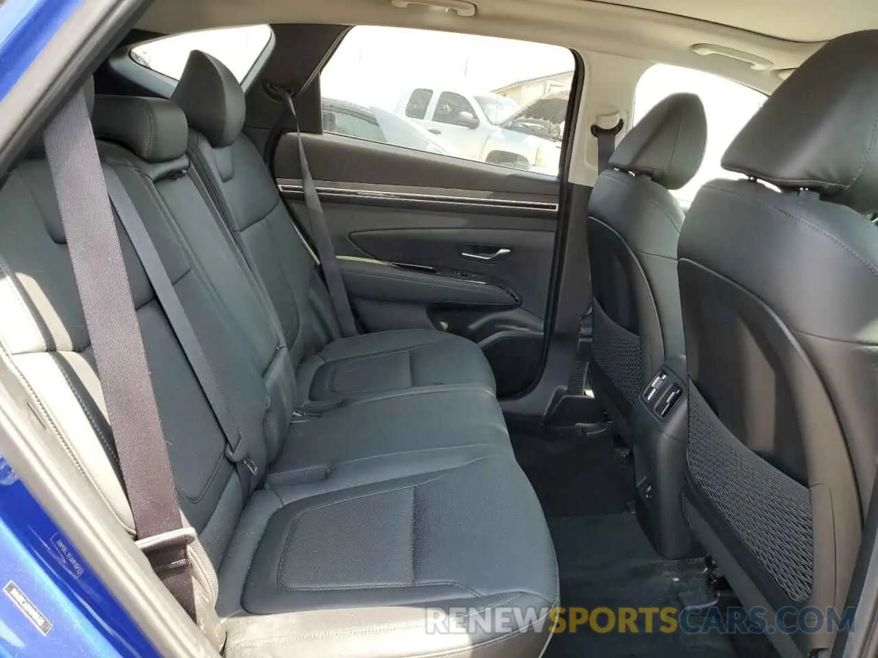 11 Photograph of a damaged car 5NMJECAE9NH105323 HYUNDAI TUCSON 2022