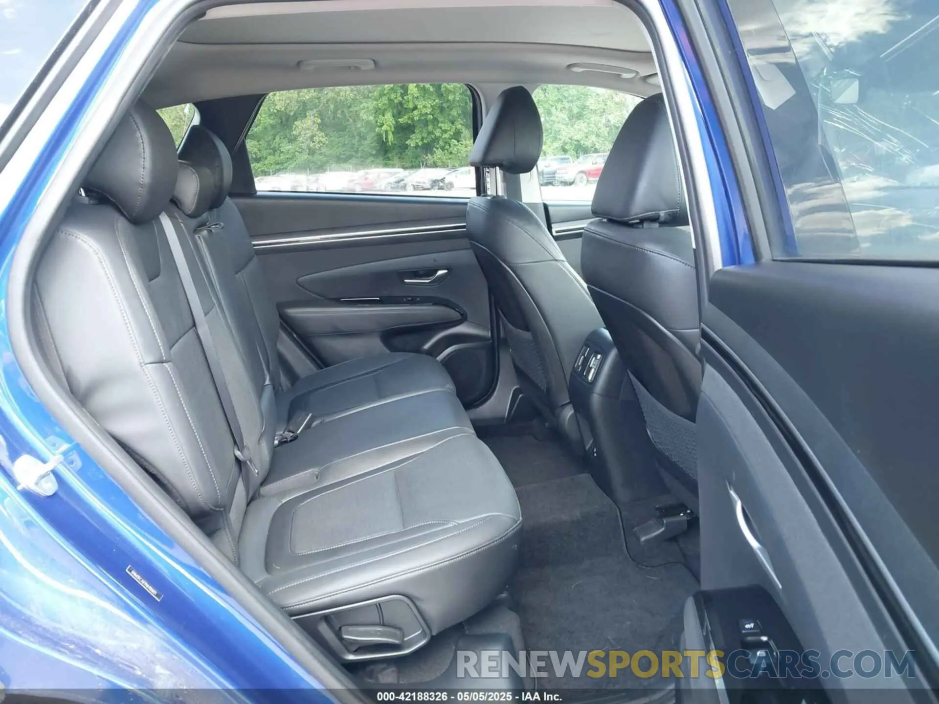 8 Photograph of a damaged car 5NMJECAE9NH106021 HYUNDAI TUCSON 2022