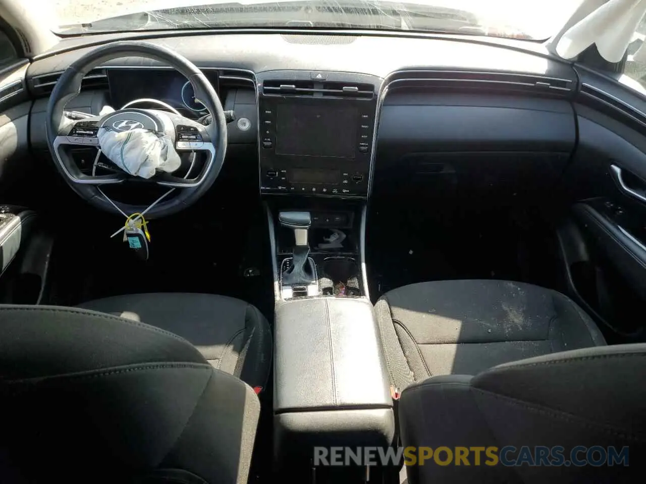 8 Photograph of a damaged car 5NMJF3AE0NH002143 HYUNDAI TUCSON 2022