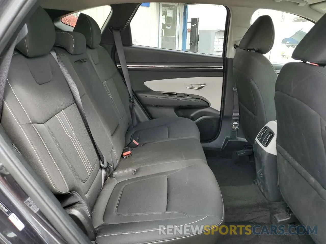 11 Photograph of a damaged car 5NMJF3AE0NH064917 HYUNDAI TUCSON 2022