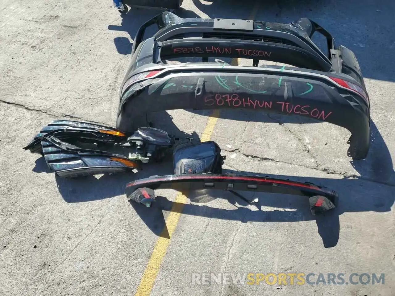 13 Photograph of a damaged car 5NMJF3AE2NH008302 HYUNDAI TUCSON 2022