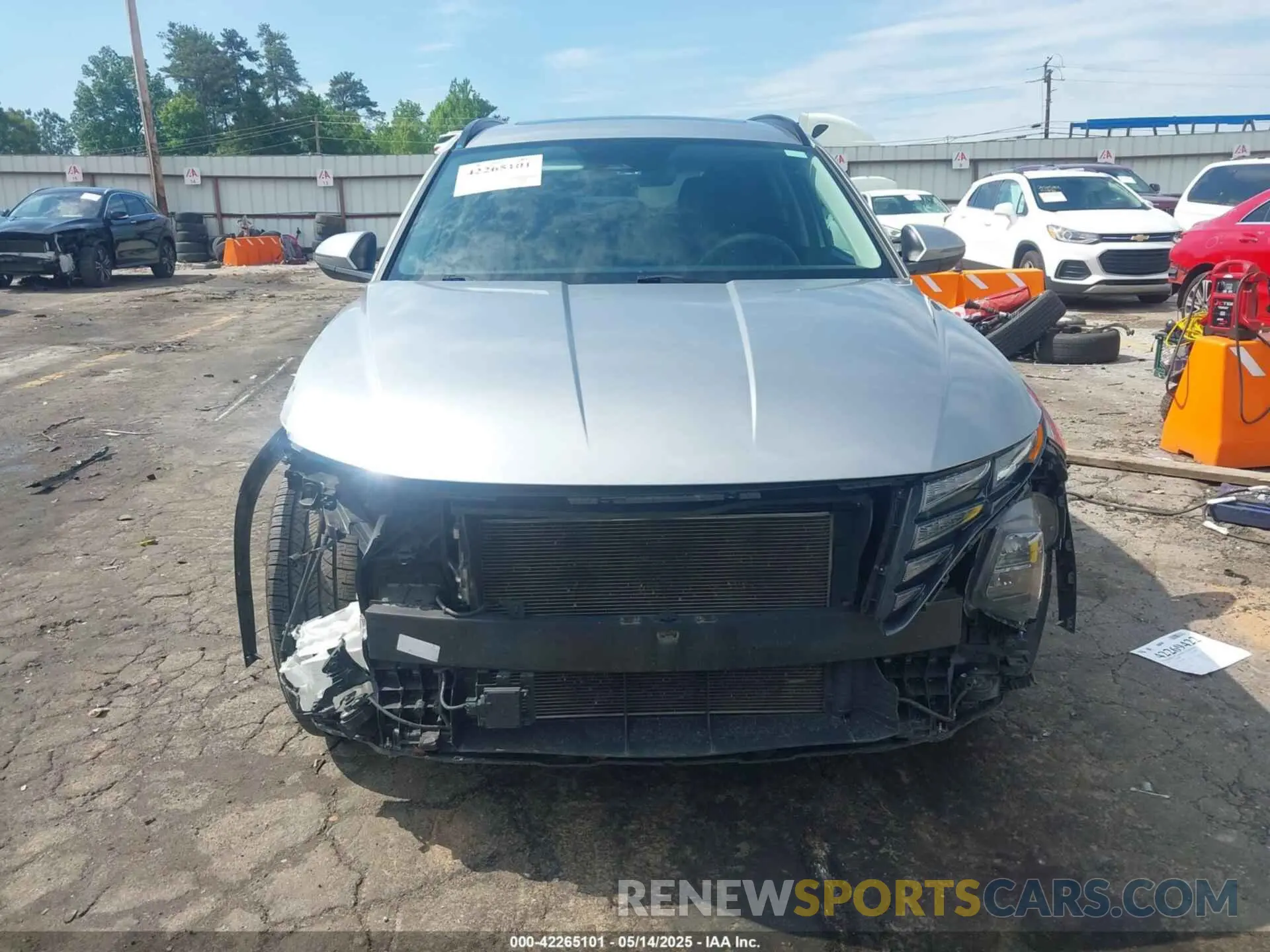 12 Photograph of a damaged car 5NMJF3AE2NH085753 HYUNDAI TUCSON 2022