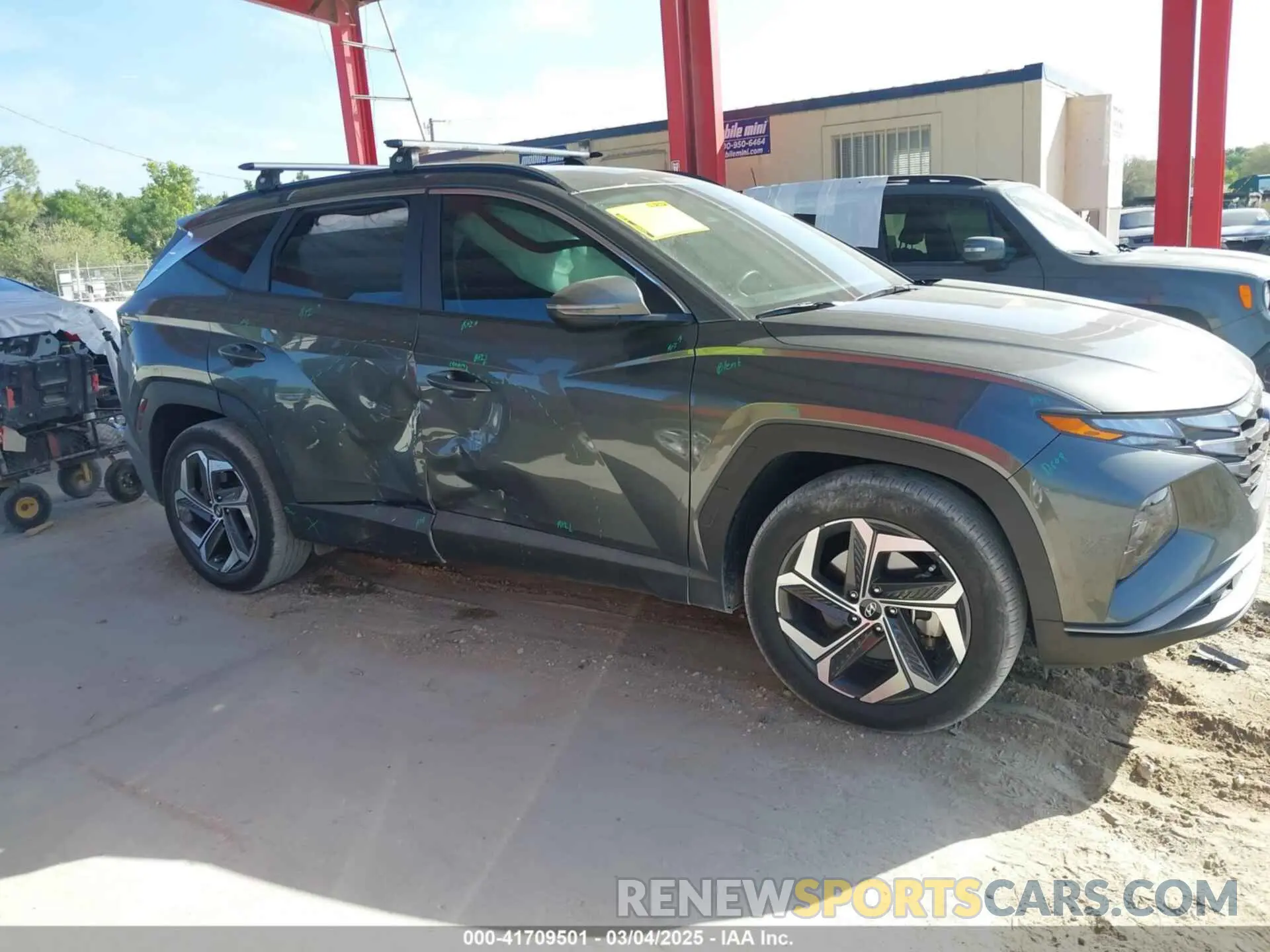 13 Photograph of a damaged car 5NMJF3AE2NH157468 HYUNDAI TUCSON 2022