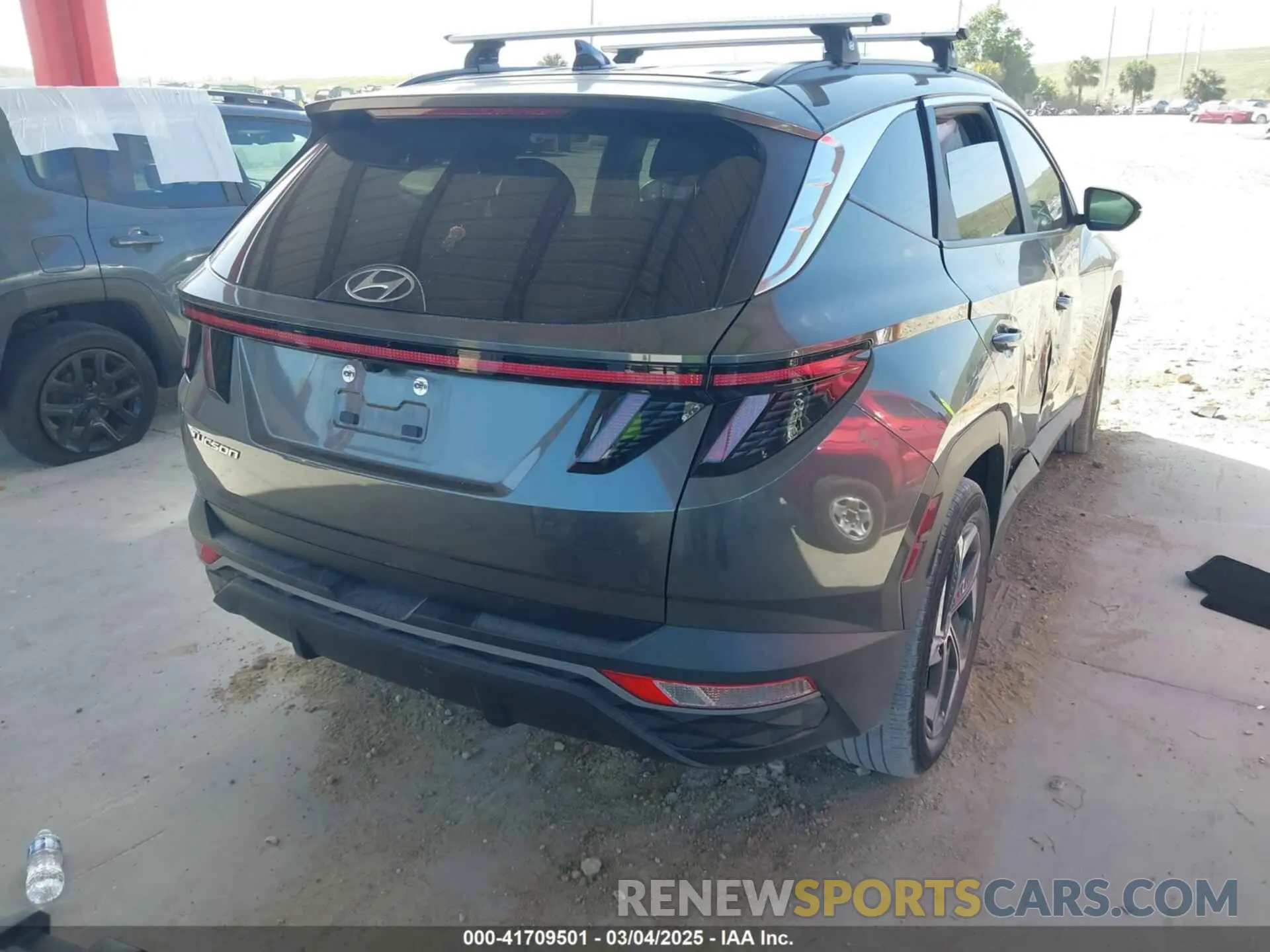 4 Photograph of a damaged car 5NMJF3AE2NH157468 HYUNDAI TUCSON 2022