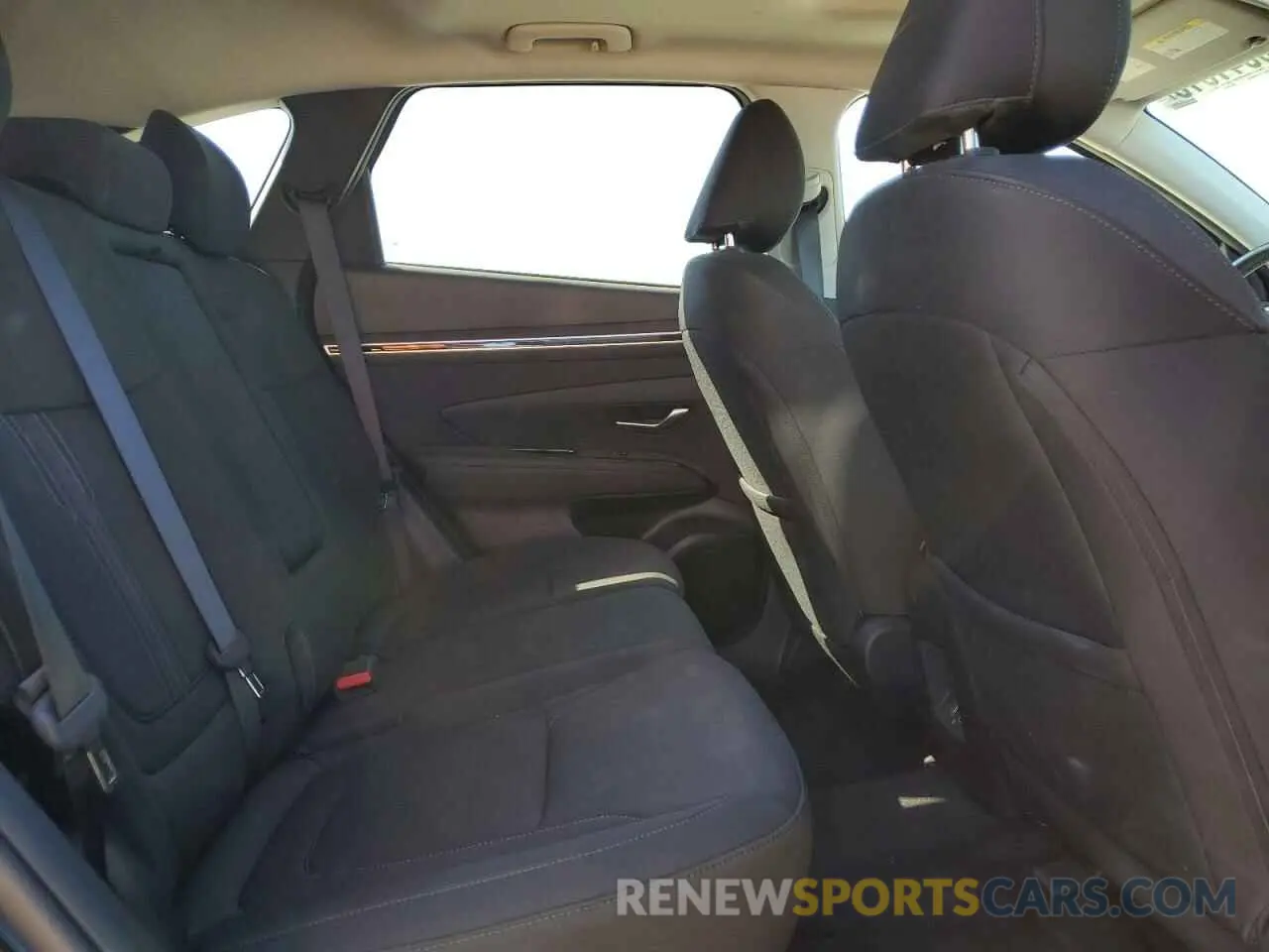 12 Photograph of a damaged car 5NMJF3AE2NH158278 HYUNDAI TUCSON 2022
