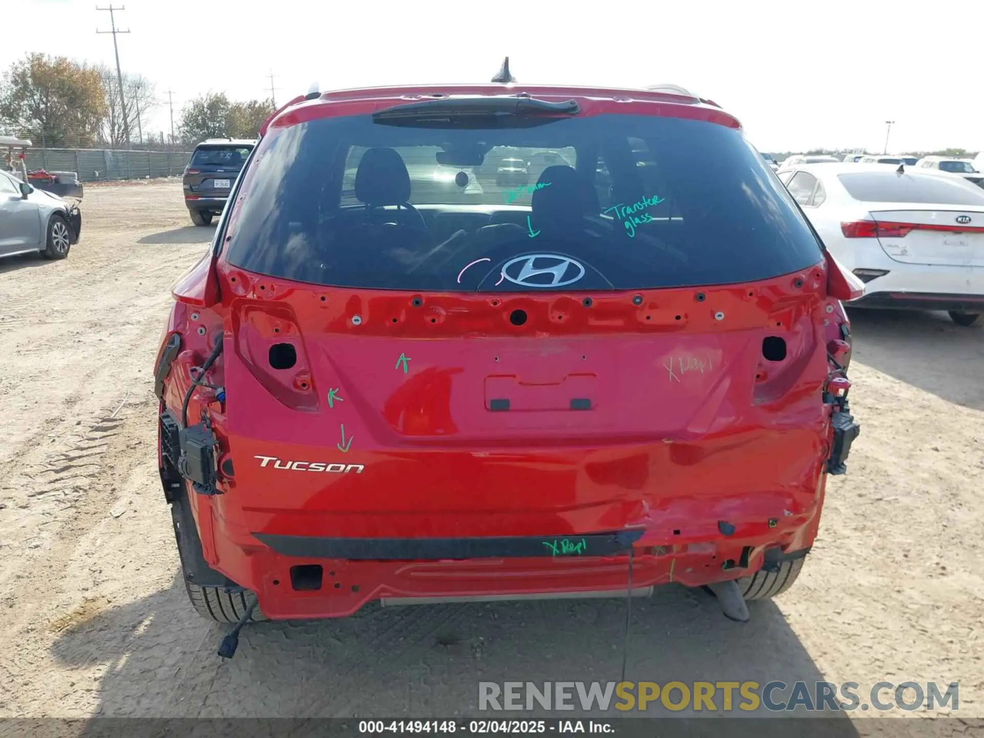 17 Photograph of a damaged car 5NMJF3AE3NH004727 HYUNDAI TUCSON 2022