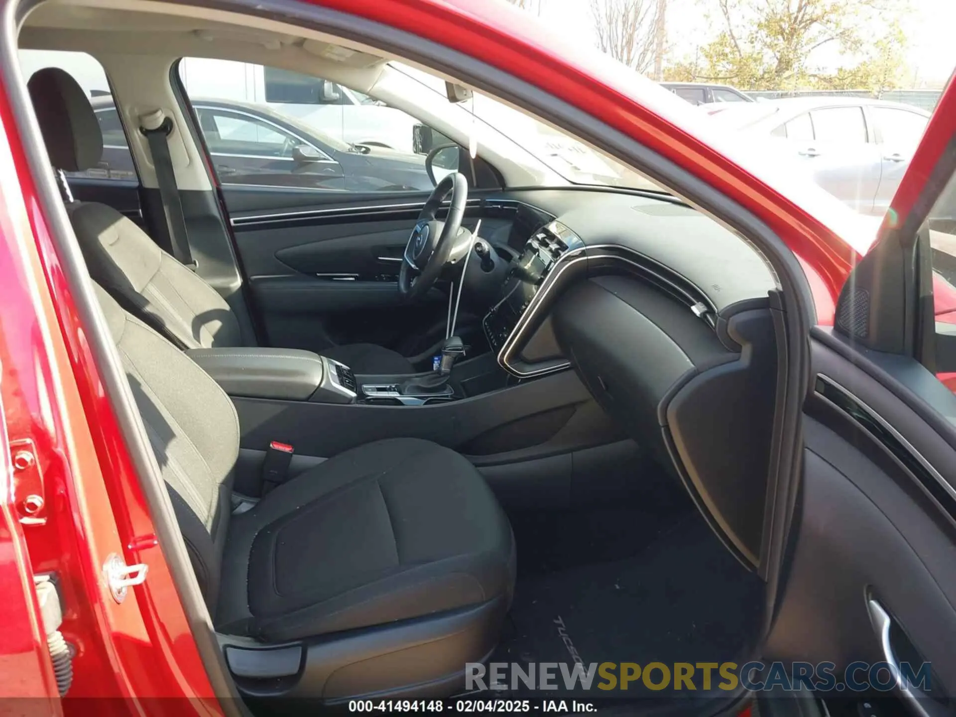 5 Photograph of a damaged car 5NMJF3AE3NH004727 HYUNDAI TUCSON 2022