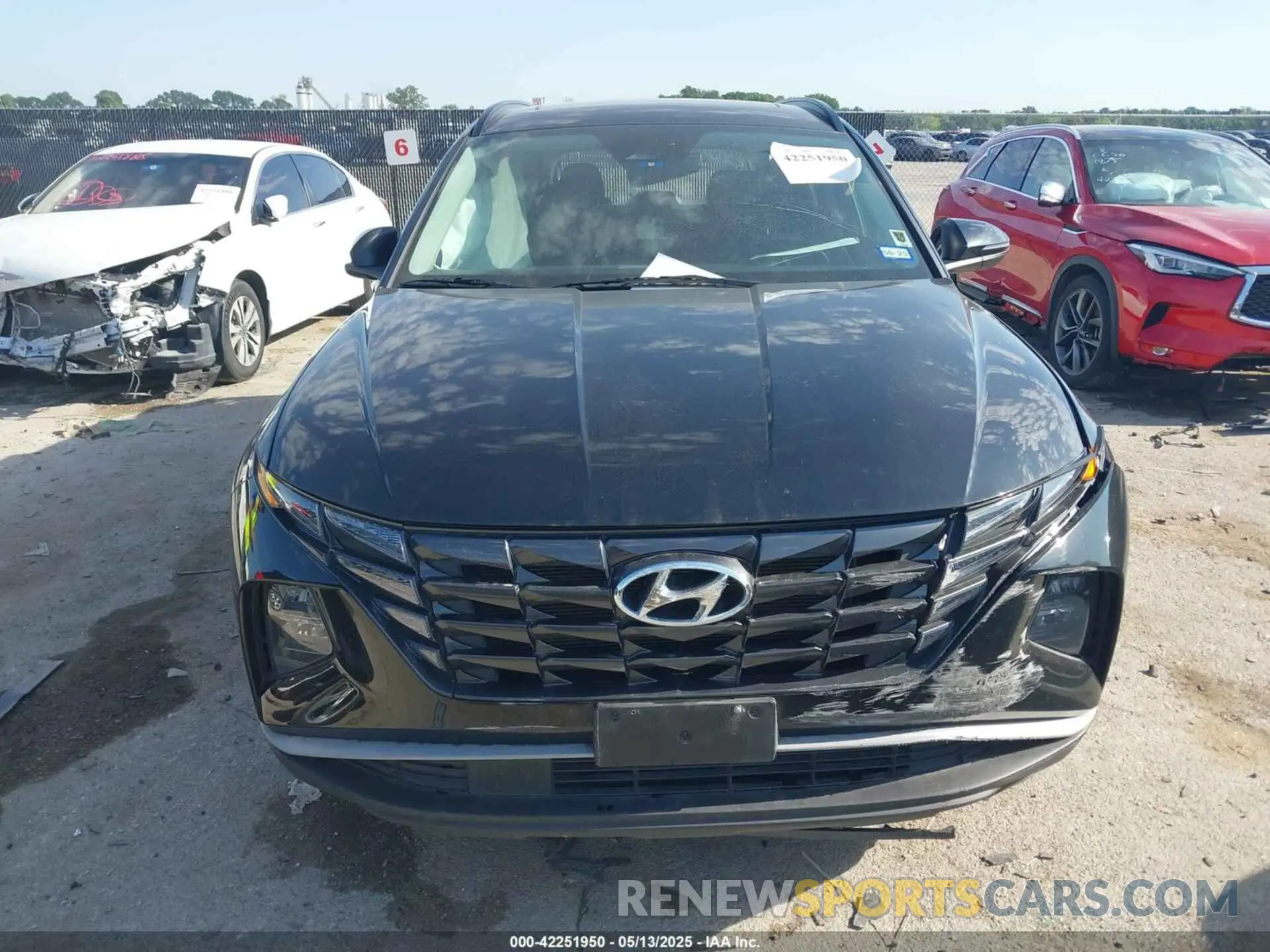 12 Photograph of a damaged car 5NMJF3AE3NH073434 HYUNDAI TUCSON 2022