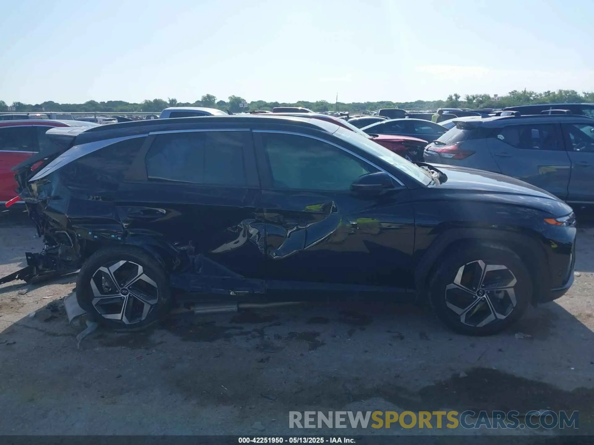 13 Photograph of a damaged car 5NMJF3AE3NH073434 HYUNDAI TUCSON 2022