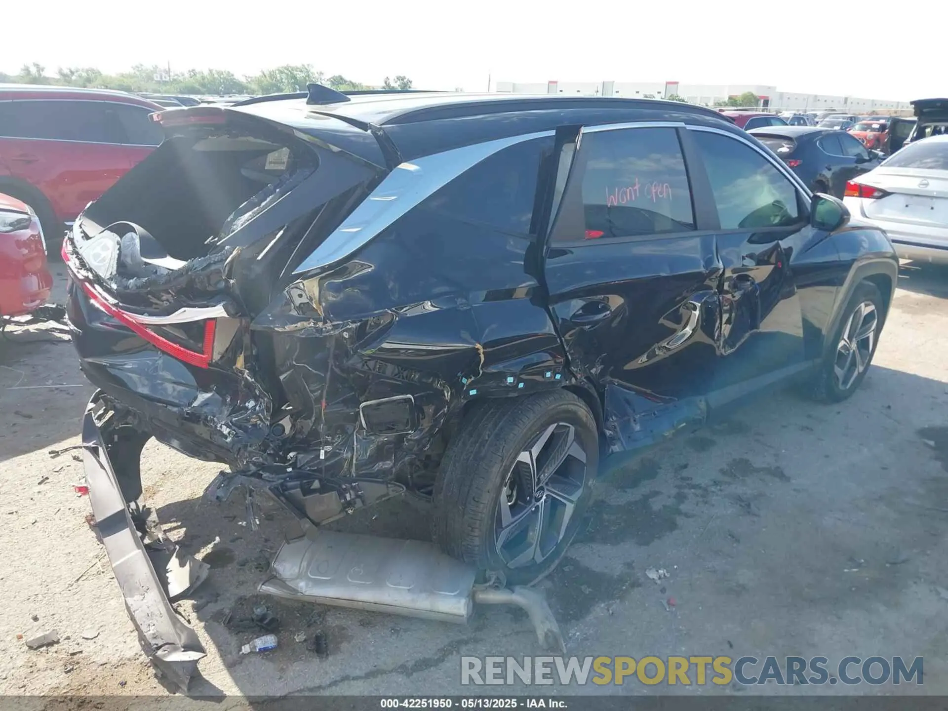 4 Photograph of a damaged car 5NMJF3AE3NH073434 HYUNDAI TUCSON 2022