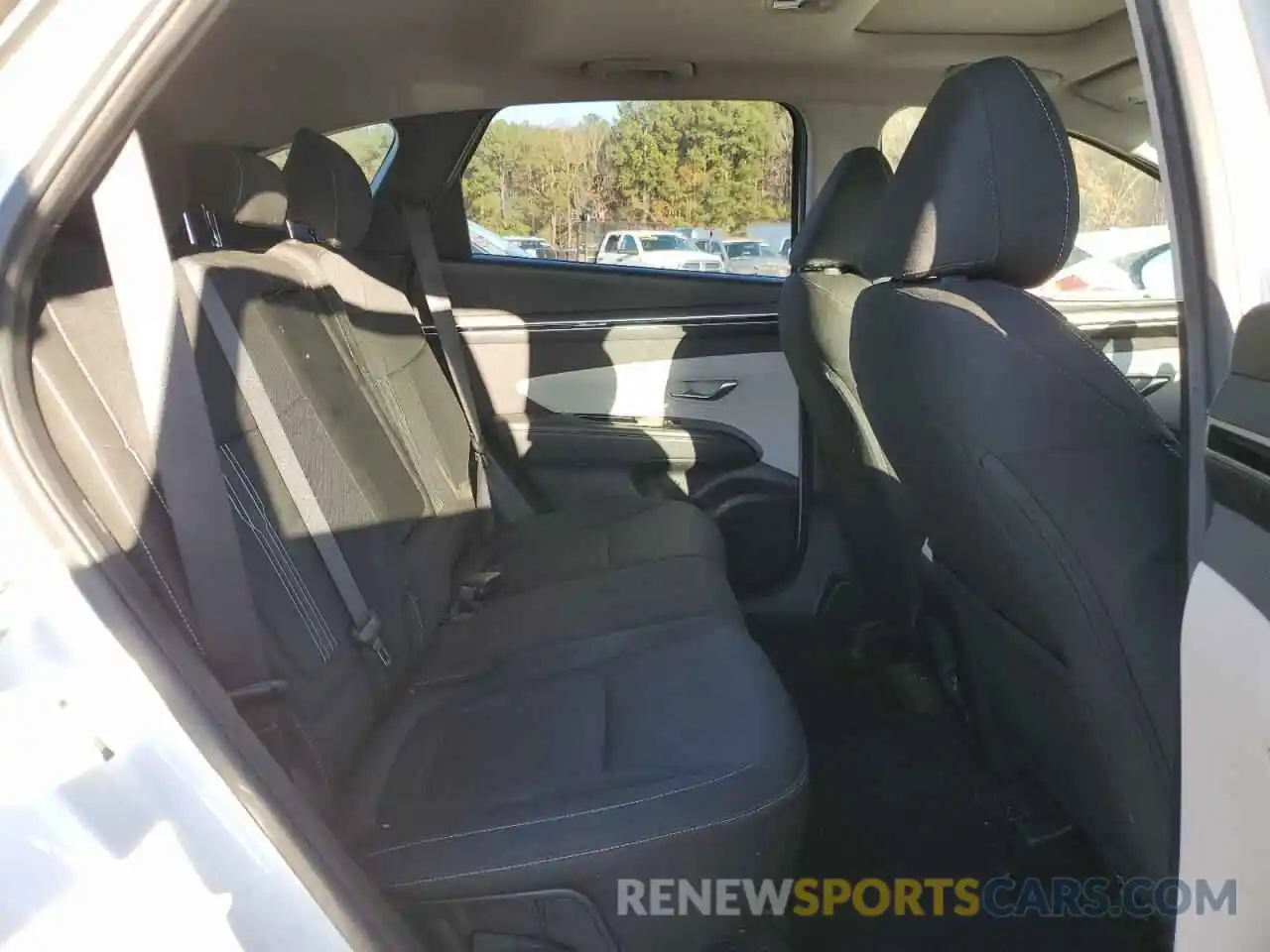 11 Photograph of a damaged car 5NMJF3AE4NH029393 HYUNDAI TUCSON 2022