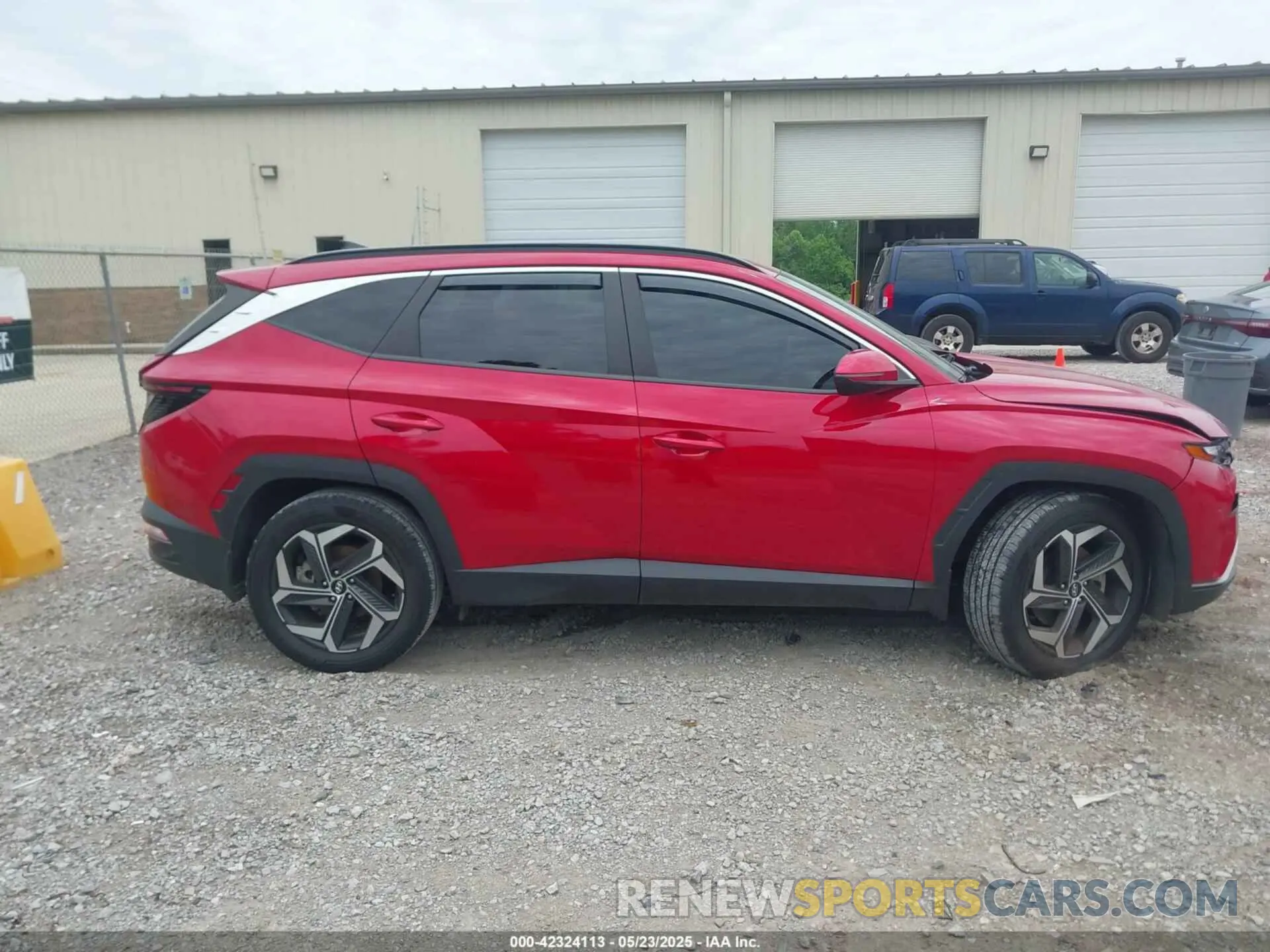 13 Photograph of a damaged car 5NMJF3AE5NH135237 HYUNDAI TUCSON 2022