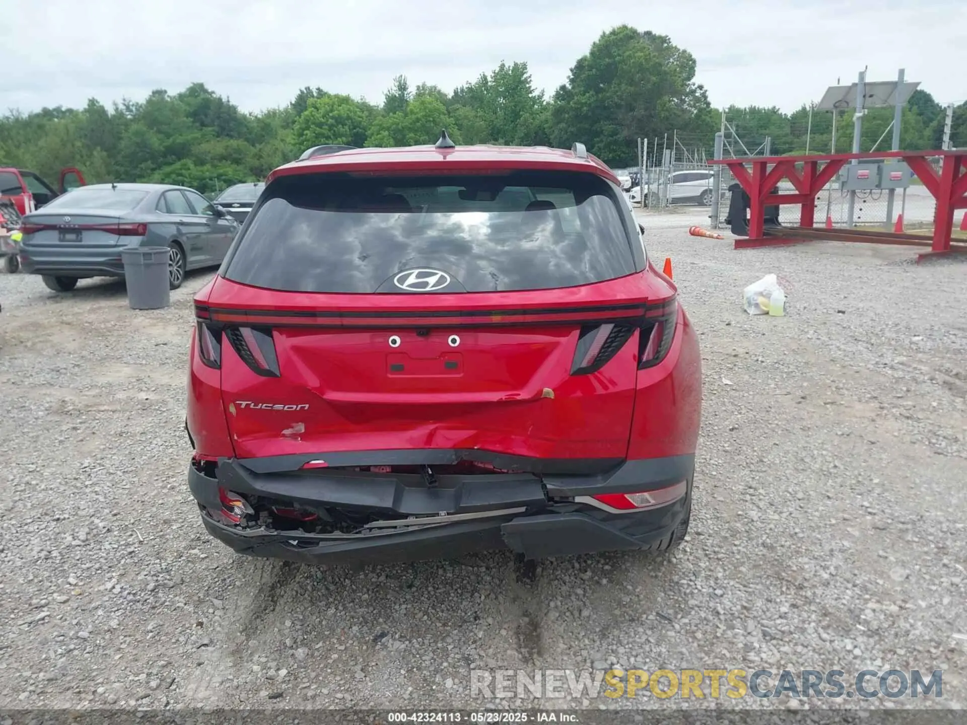 17 Photograph of a damaged car 5NMJF3AE5NH135237 HYUNDAI TUCSON 2022