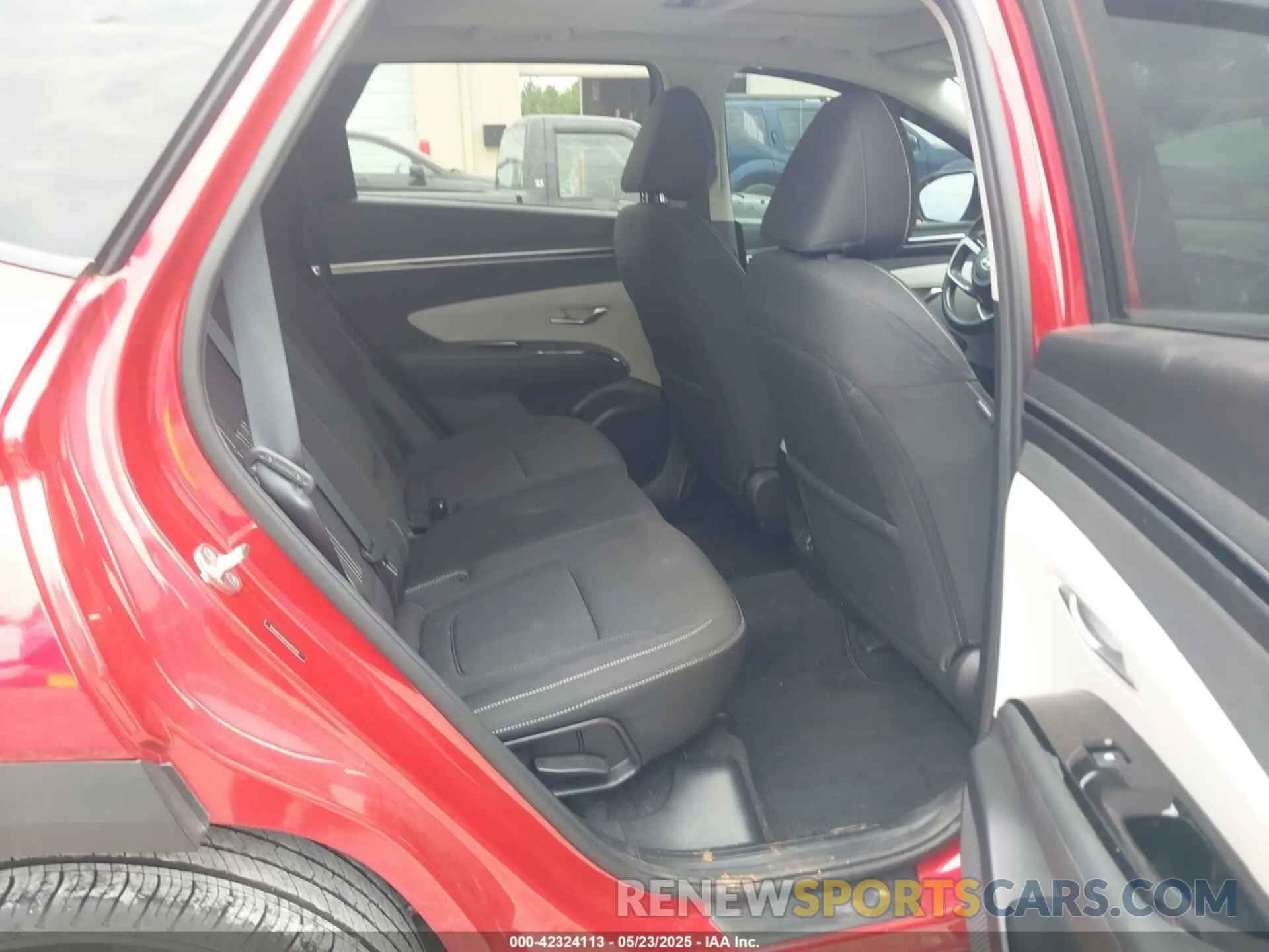 8 Photograph of a damaged car 5NMJF3AE5NH135237 HYUNDAI TUCSON 2022