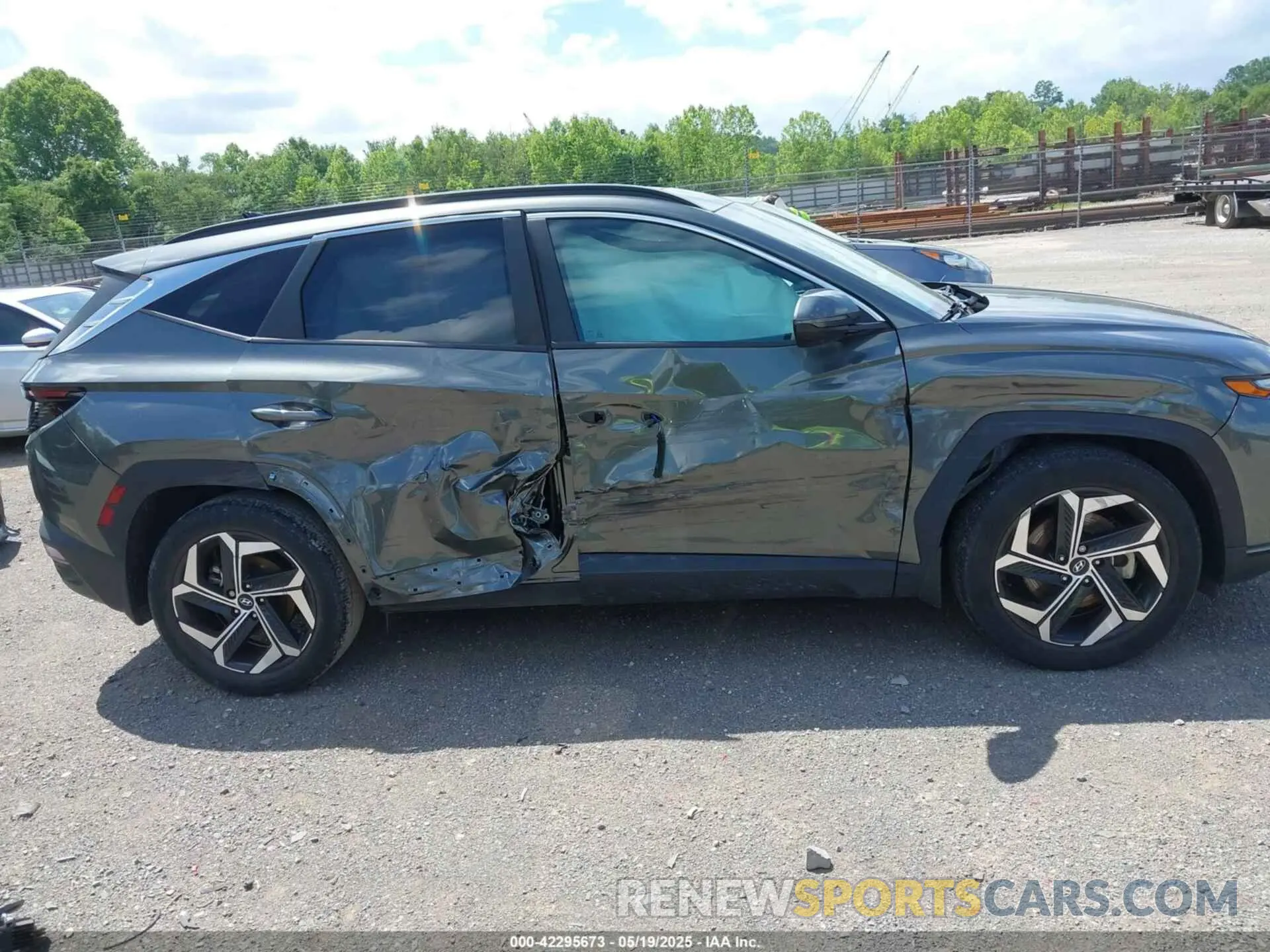 13 Photograph of a damaged car 5NMJF3AE5NH142494 HYUNDAI TUCSON 2022