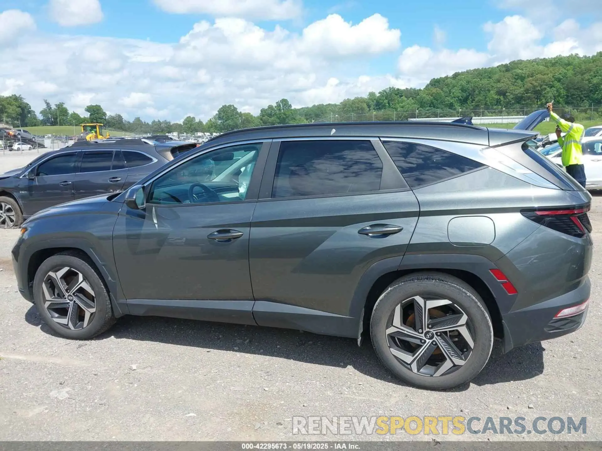 14 Photograph of a damaged car 5NMJF3AE5NH142494 HYUNDAI TUCSON 2022