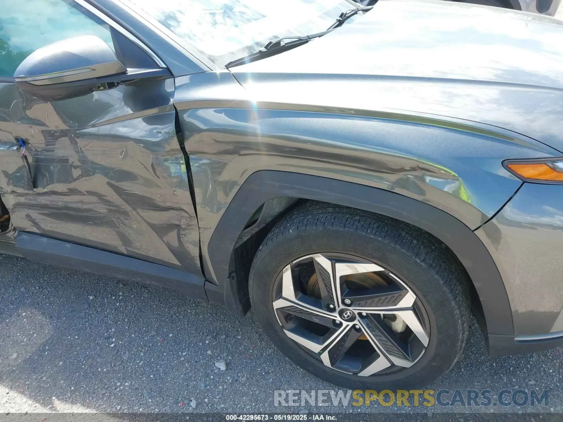 17 Photograph of a damaged car 5NMJF3AE5NH142494 HYUNDAI TUCSON 2022