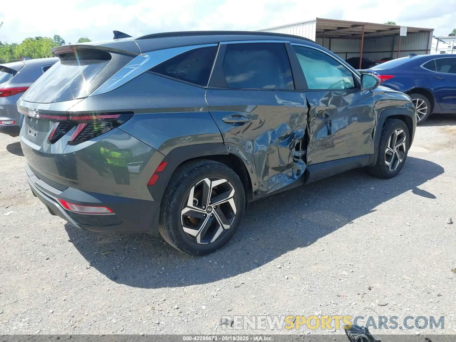 4 Photograph of a damaged car 5NMJF3AE5NH142494 HYUNDAI TUCSON 2022