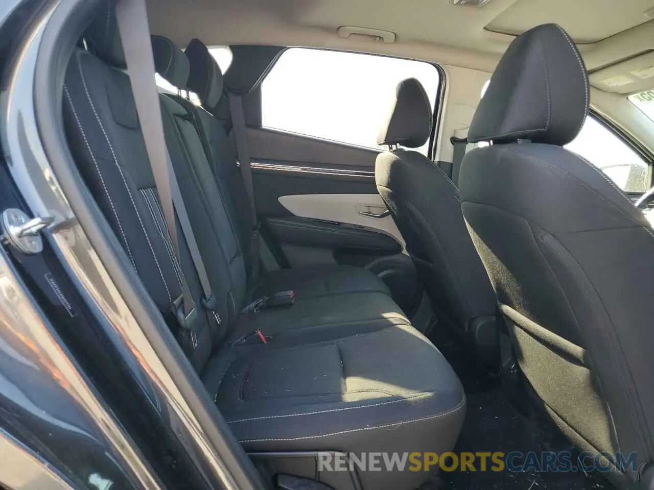 11 Photograph of a damaged car 5NMJF3AE6NH029234 HYUNDAI TUCSON 2022