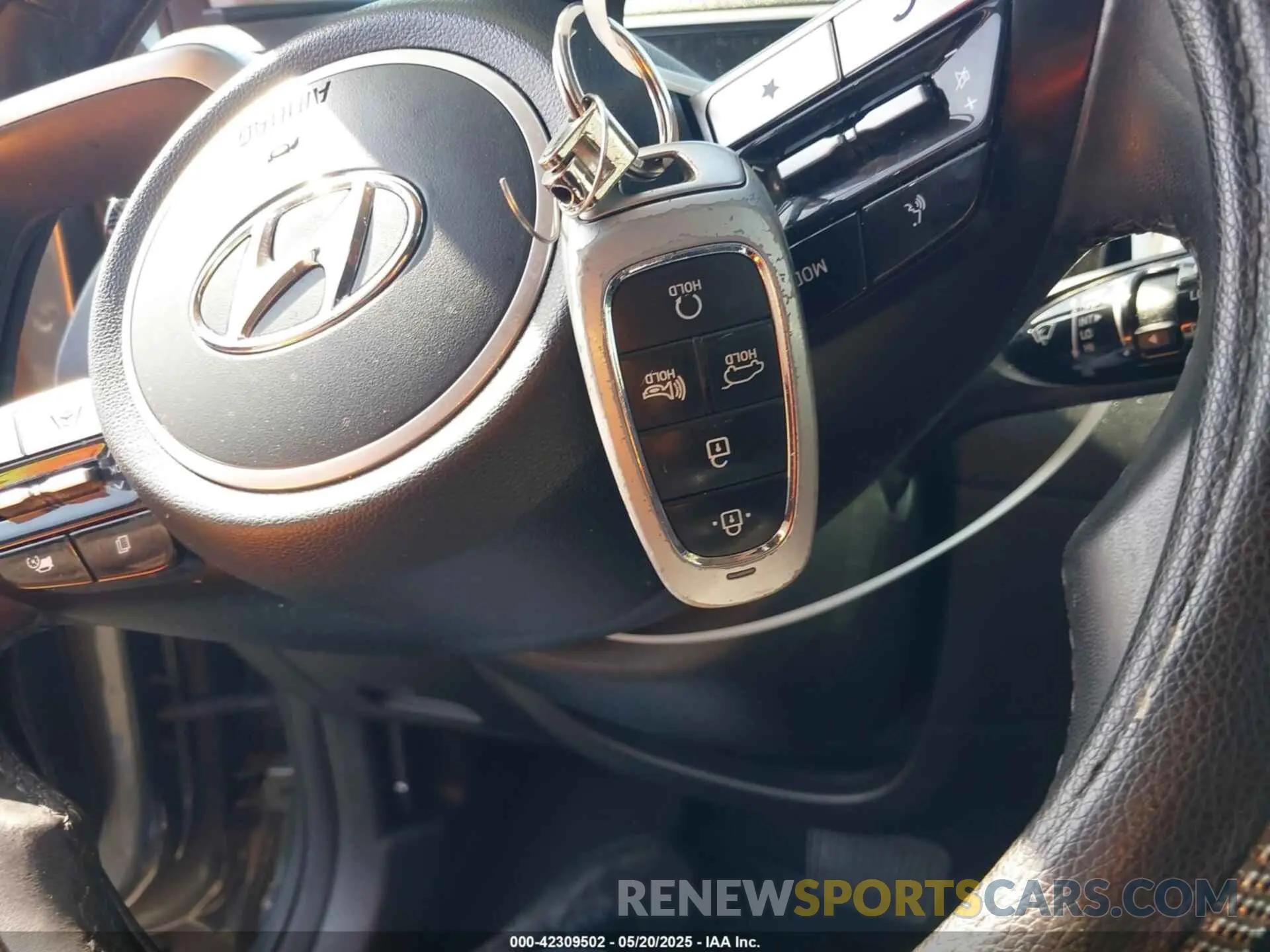 11 Photograph of a damaged car 5NMJF3AE6NH133724 HYUNDAI TUCSON 2022