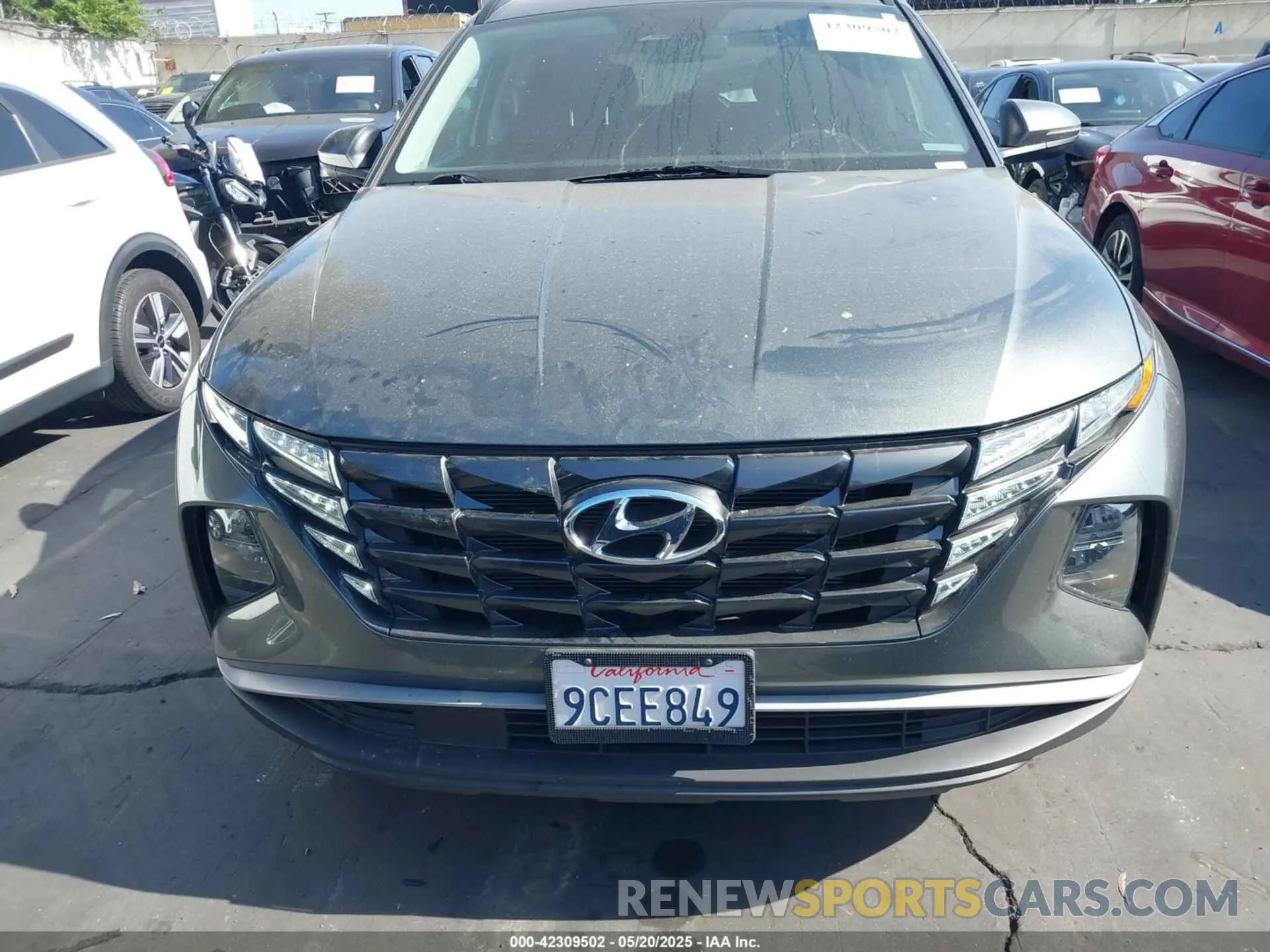 12 Photograph of a damaged car 5NMJF3AE6NH133724 HYUNDAI TUCSON 2022