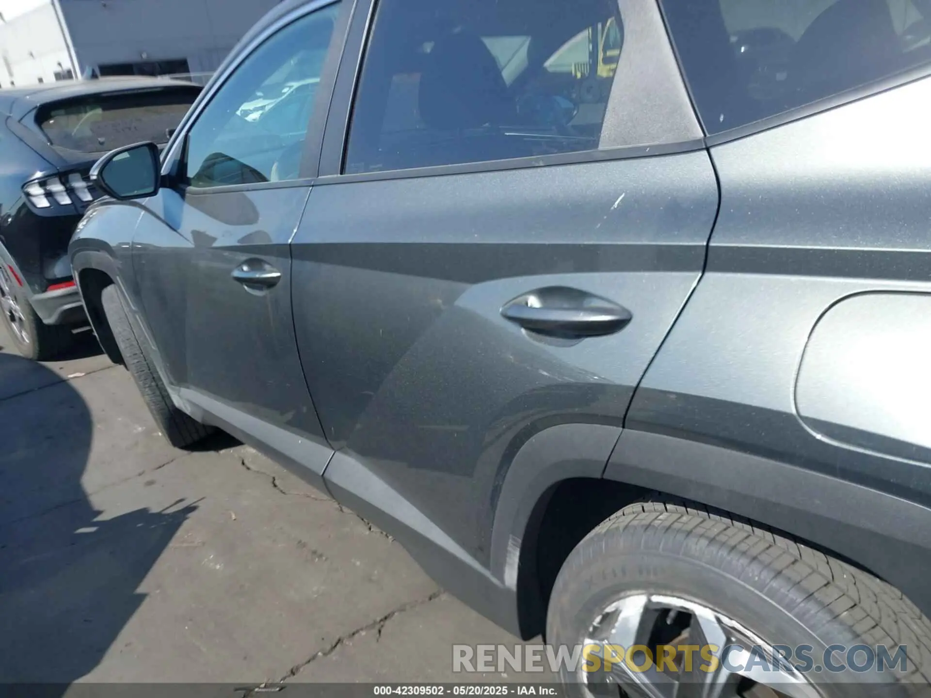14 Photograph of a damaged car 5NMJF3AE6NH133724 HYUNDAI TUCSON 2022