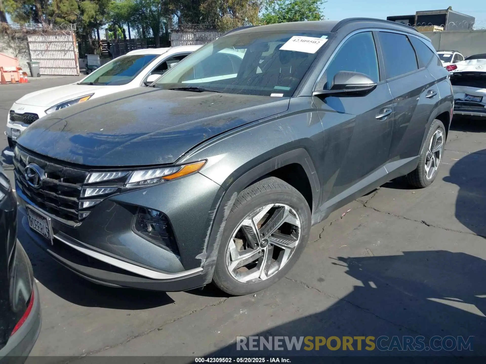 2 Photograph of a damaged car 5NMJF3AE6NH133724 HYUNDAI TUCSON 2022