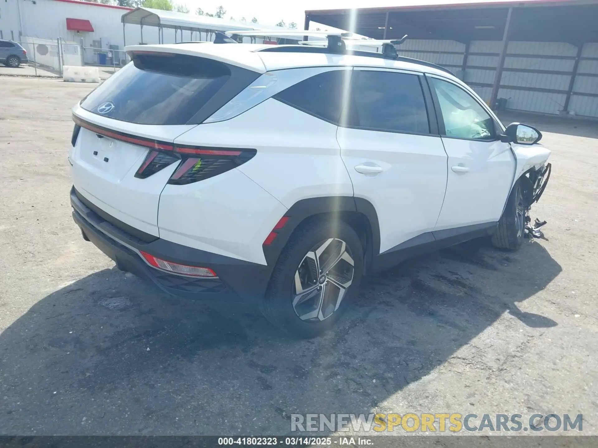 4 Photograph of a damaged car 5NMJF3AE7NH109495 HYUNDAI TUCSON 2022