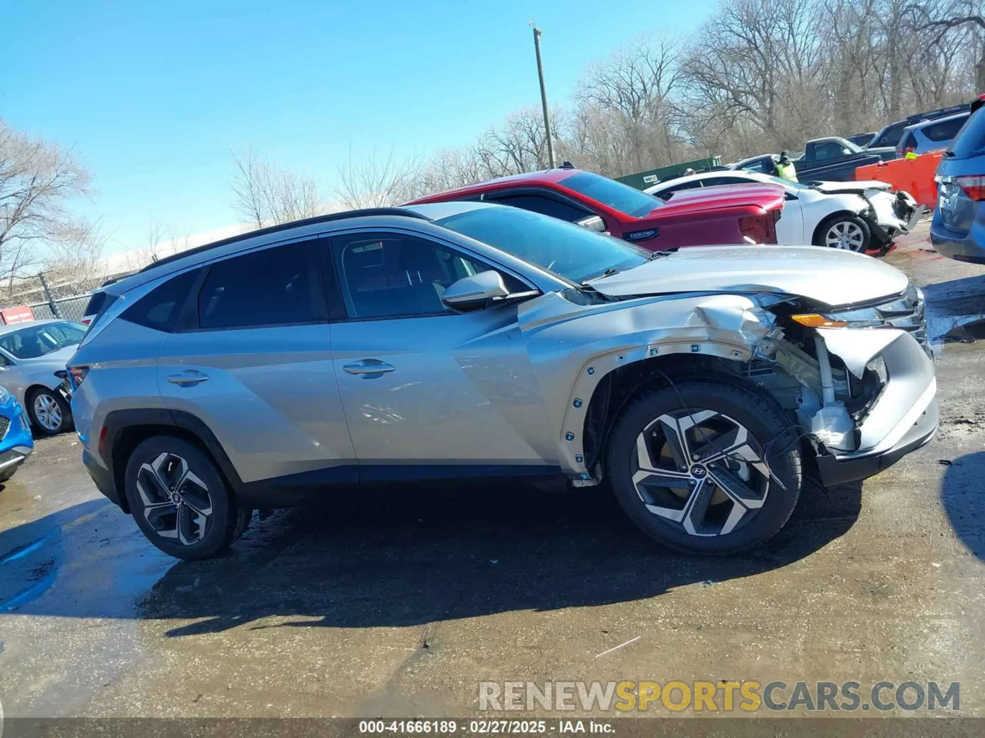 13 Photograph of a damaged car 5NMJF3AE8NH047847 HYUNDAI TUCSON 2022