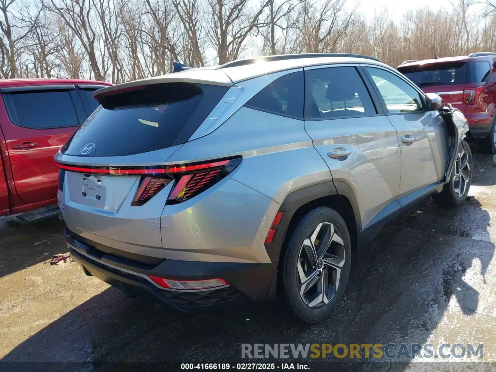 4 Photograph of a damaged car 5NMJF3AE8NH047847 HYUNDAI TUCSON 2022