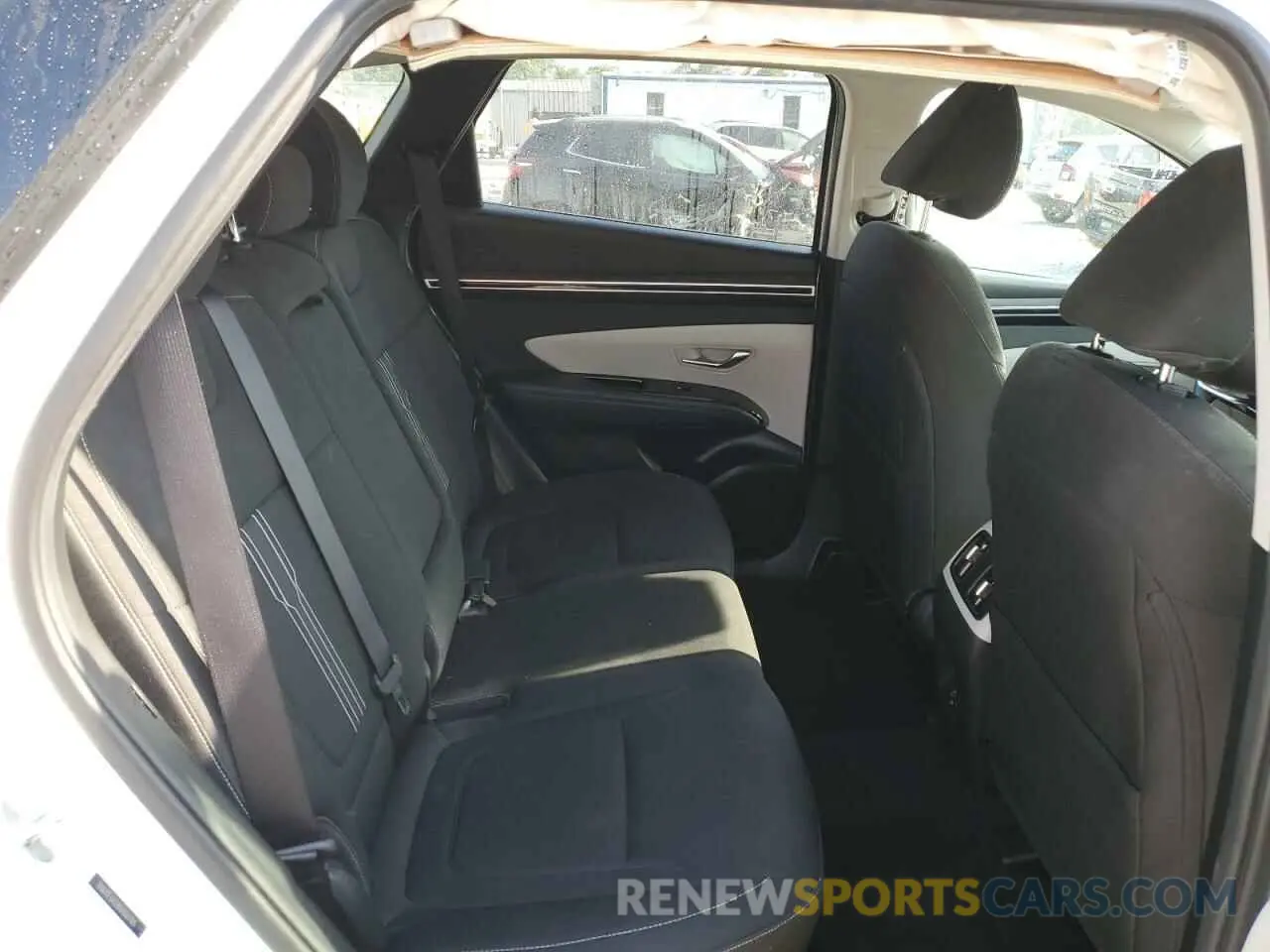 10 Photograph of a damaged car 5NMJF3AE8NH069105 HYUNDAI TUCSON 2022