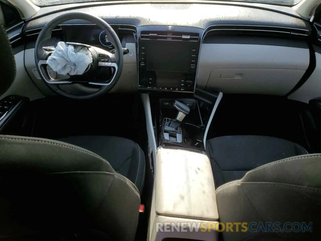 8 Photograph of a damaged car 5NMJF3AE8NH069105 HYUNDAI TUCSON 2022