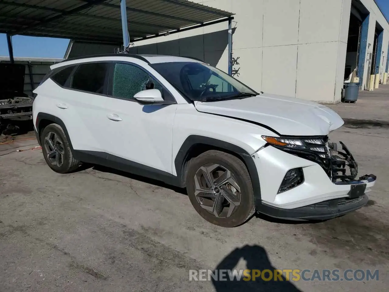 4 Photograph of a damaged car 5NMJF3AE9NH002237 HYUNDAI TUCSON 2022